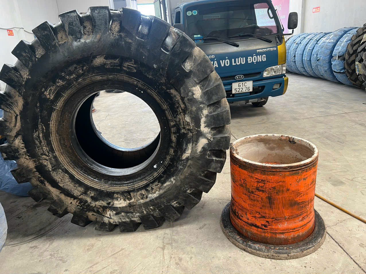 Vá Vỏ Lưu Động Cho Xe Tải Và Xe Nâng Tại Khu Công Nghiệp Bình Dương – Tiết Kiệm Thời Gian Và Chi Phí